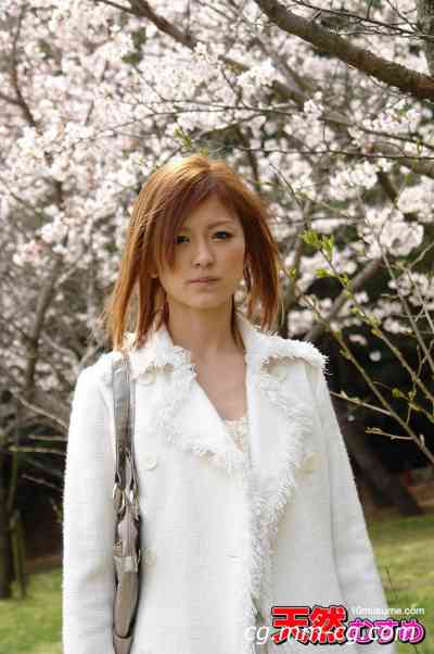 10musume 2012.07.17 初野外露出で乳首が痛いくらい勃起 今戸奈緒