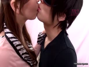 SAMA-794-[中文]感情很好的姐弟來挑戰! 交換大量唾液的舌吻!! 猜猜看哪個KISS才是姐姐!!