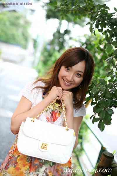 women inside 125hatsune