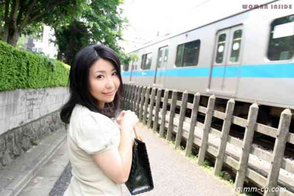 women inside 129mikako