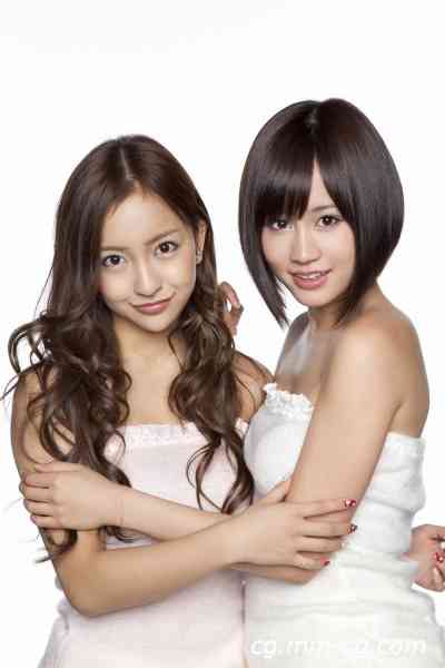 YS Web Vol.401 Atsuko Maeda 前田敦子 Tomomi Itano 板野友美『あっちゃん ともちん、ふたりで…』
