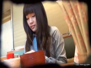 VANDR-111-[中文]在咖啡廳工作像石原○美的18歲女生 花了103天跟蹤她讓她AV出道了 大澤美笑