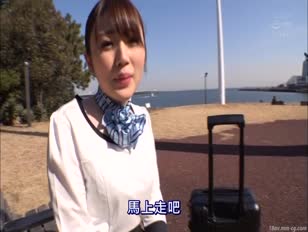 KANE-005-[中文]在某航空公司日本國內線路工作了兩年的超可愛新人空姐 出道 清純外表下的她非常喜歡做愛 向高潮起飛 成田萌 成田もえ